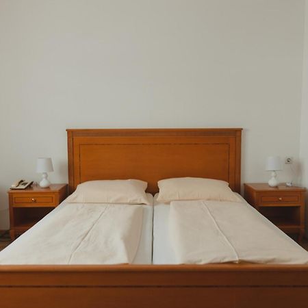 Sommerhotel Karwendel Инсбрук Экстерьер фото