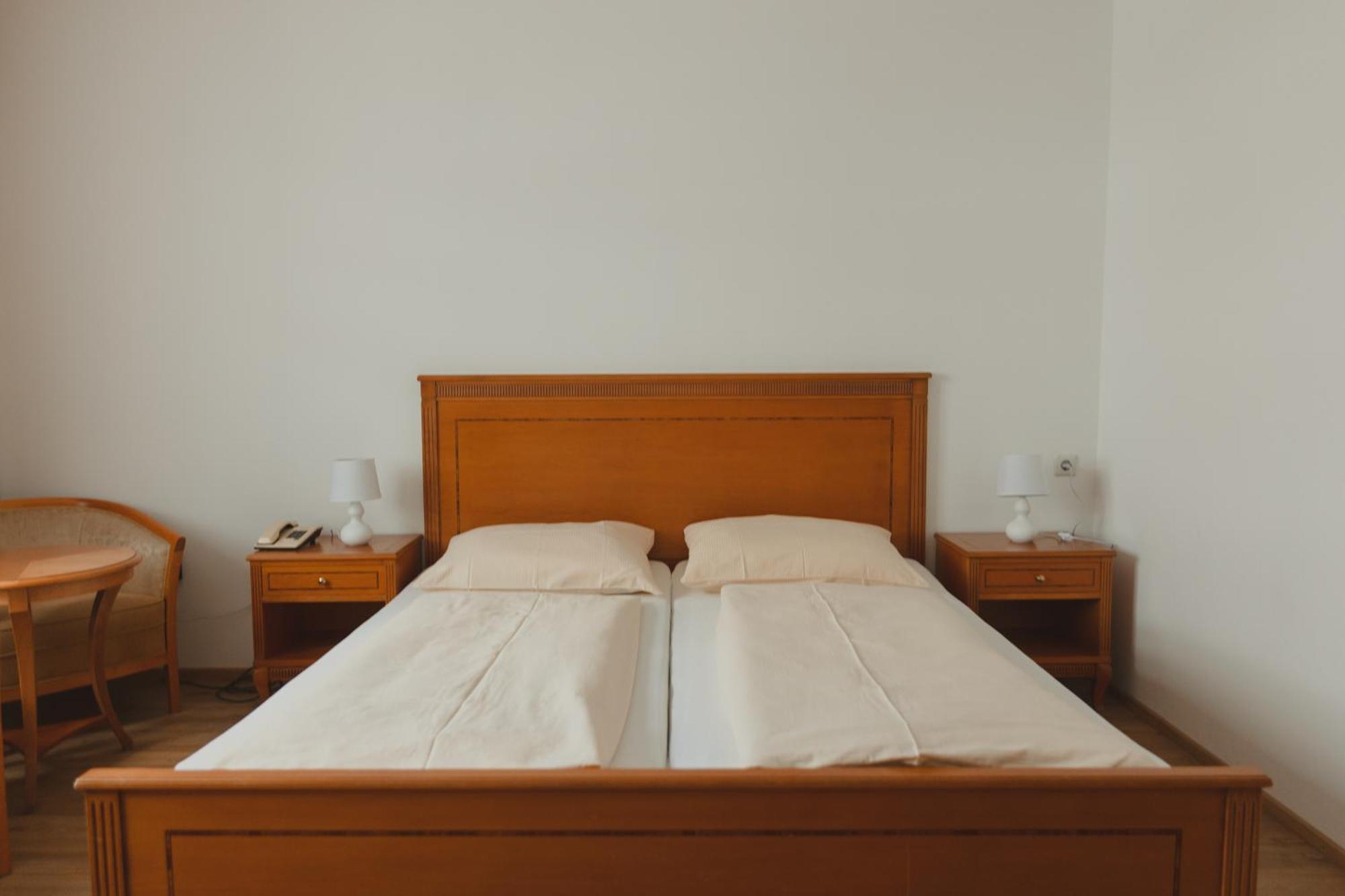 Sommerhotel Karwendel Инсбрук Экстерьер фото