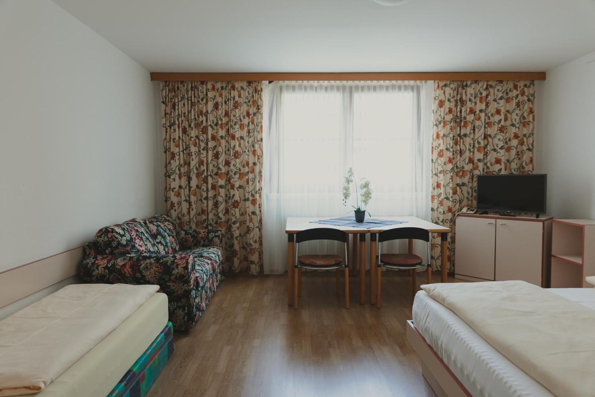 Sommerhotel Karwendel Инсбрук Экстерьер фото