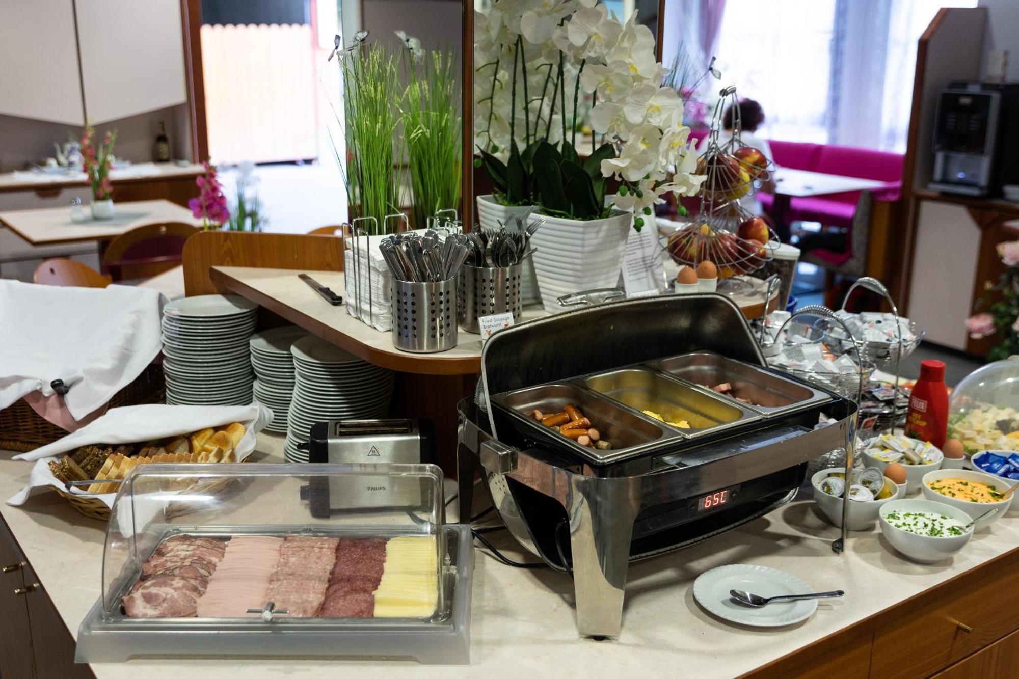 Sommerhotel Karwendel Инсбрук Экстерьер фото