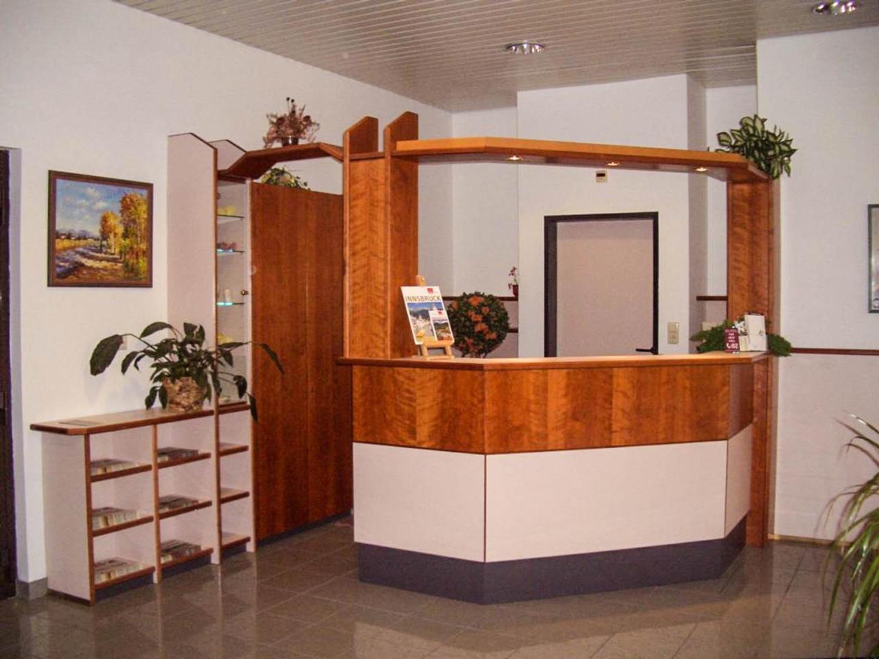 Sommerhotel Karwendel Инсбрук Экстерьер фото